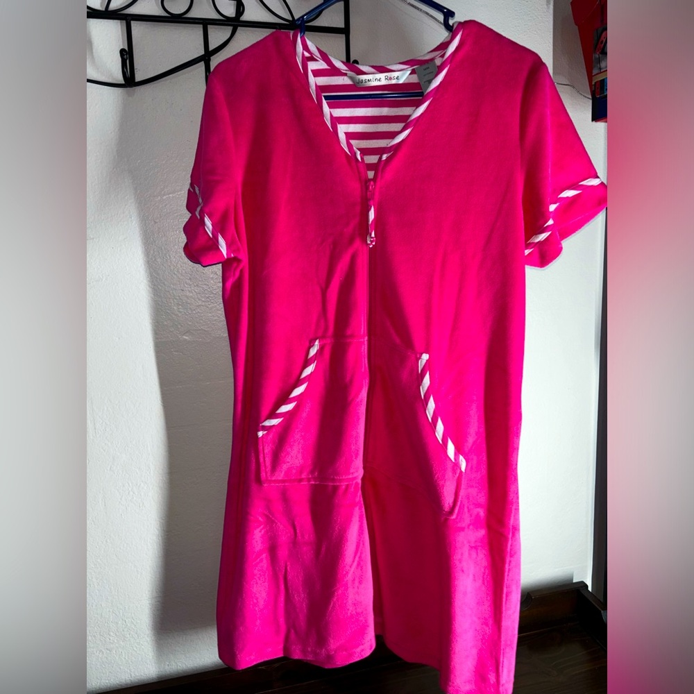 VTG jasmine rose robe size medium